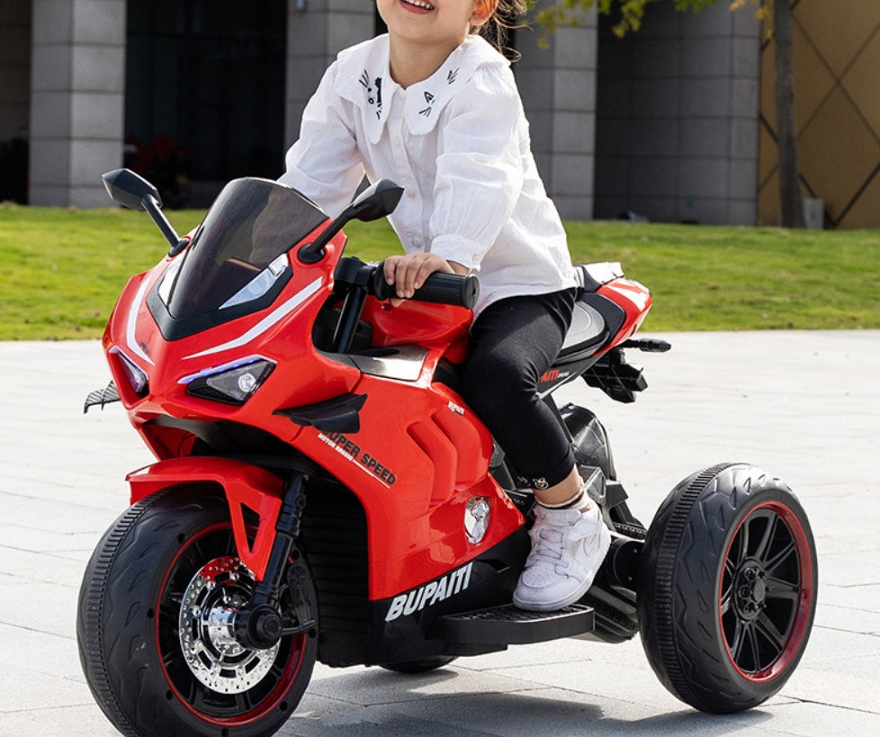 Motocicleta Electrica cu Acumulator pentru Copii AT PERFORMANCE®, cu Melodii si Lumini, 12V, 3 Roti, Mers cu Spatele