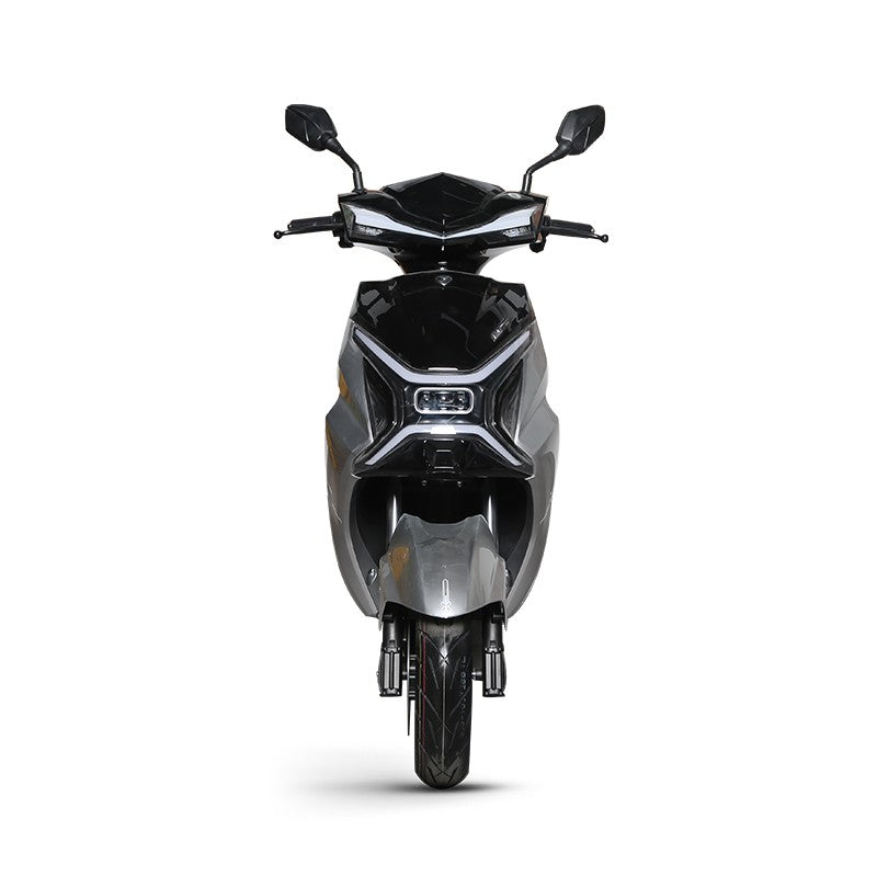 Scuter Electric Nmoto X1 Gri cu Motor Bosch 2020W – Viteză Max. 45 km/h, Autonomie 75 km, Dimensiuni 1750×570×1140mm, Greutate 80Kg, Portbagaj Detașabil, Alb/Negru Carte RAR (C.I.V) + CADOU Tricou N-Moto