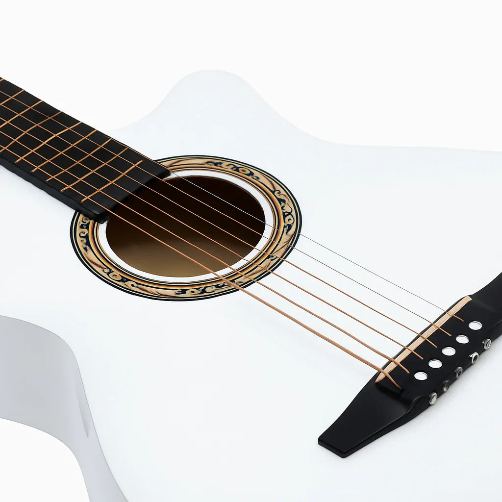 Chitară acustică 4/4 albă – design elegant, sunet clar și echilibrat