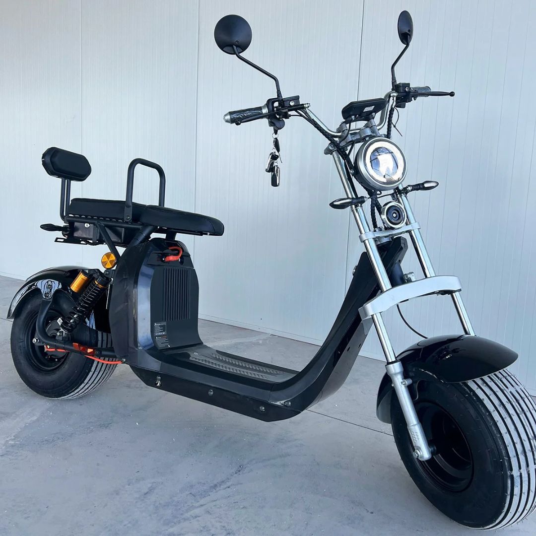 Scuter Electric 2 Persoane, Viteză Limitată 25 km/h – Fără Permis,  Motor 1500W, Baterie 20Ah, Suspensie Hidraulică, COC Inclus